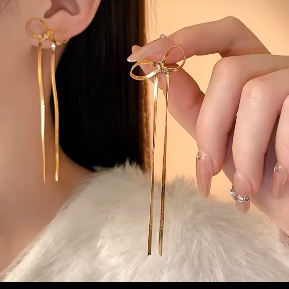 14k Elegant Gold Bow Dangle Earrings